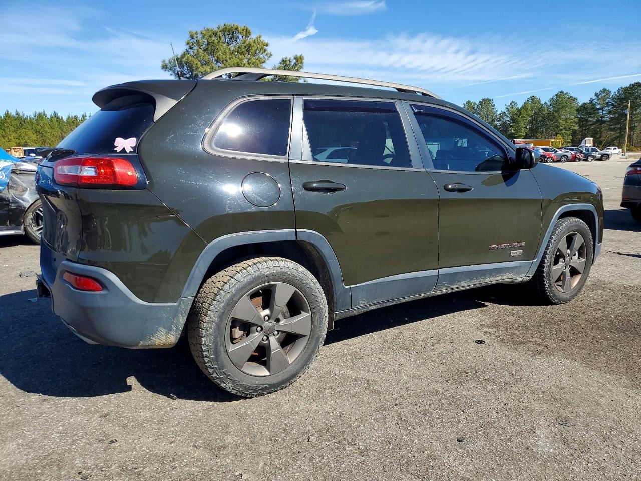2017 JEEP CHEROKEE LATITUDE photo 3
