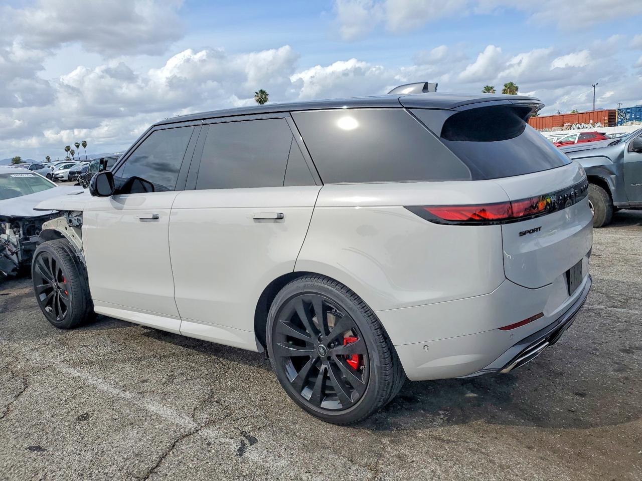 2024 LAND ROVER RANGE ROVER SPORT DYNAMIC SE photo 4