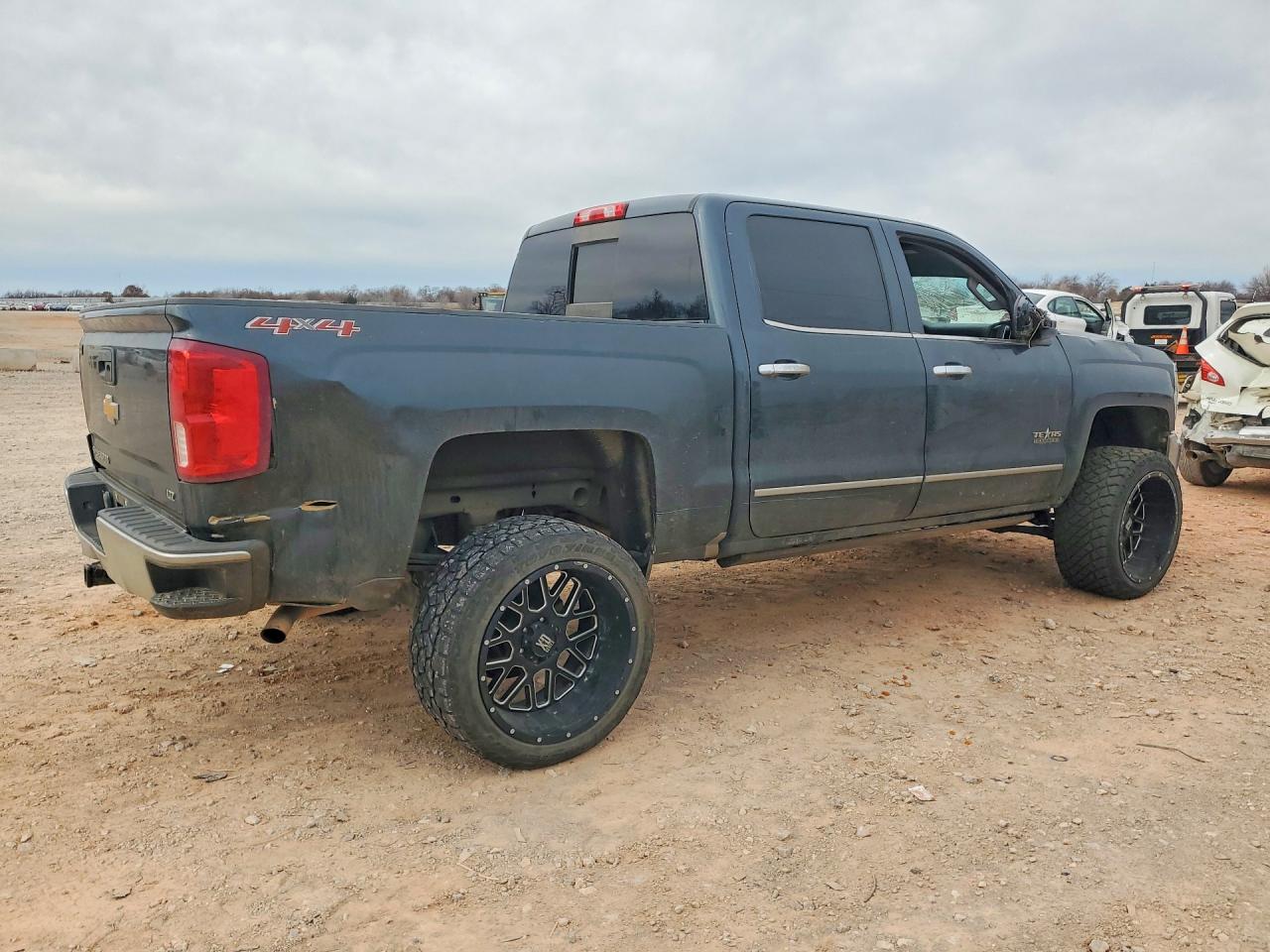 2017 CHEVROLET SILVERADO K1500 LTZ photo 3