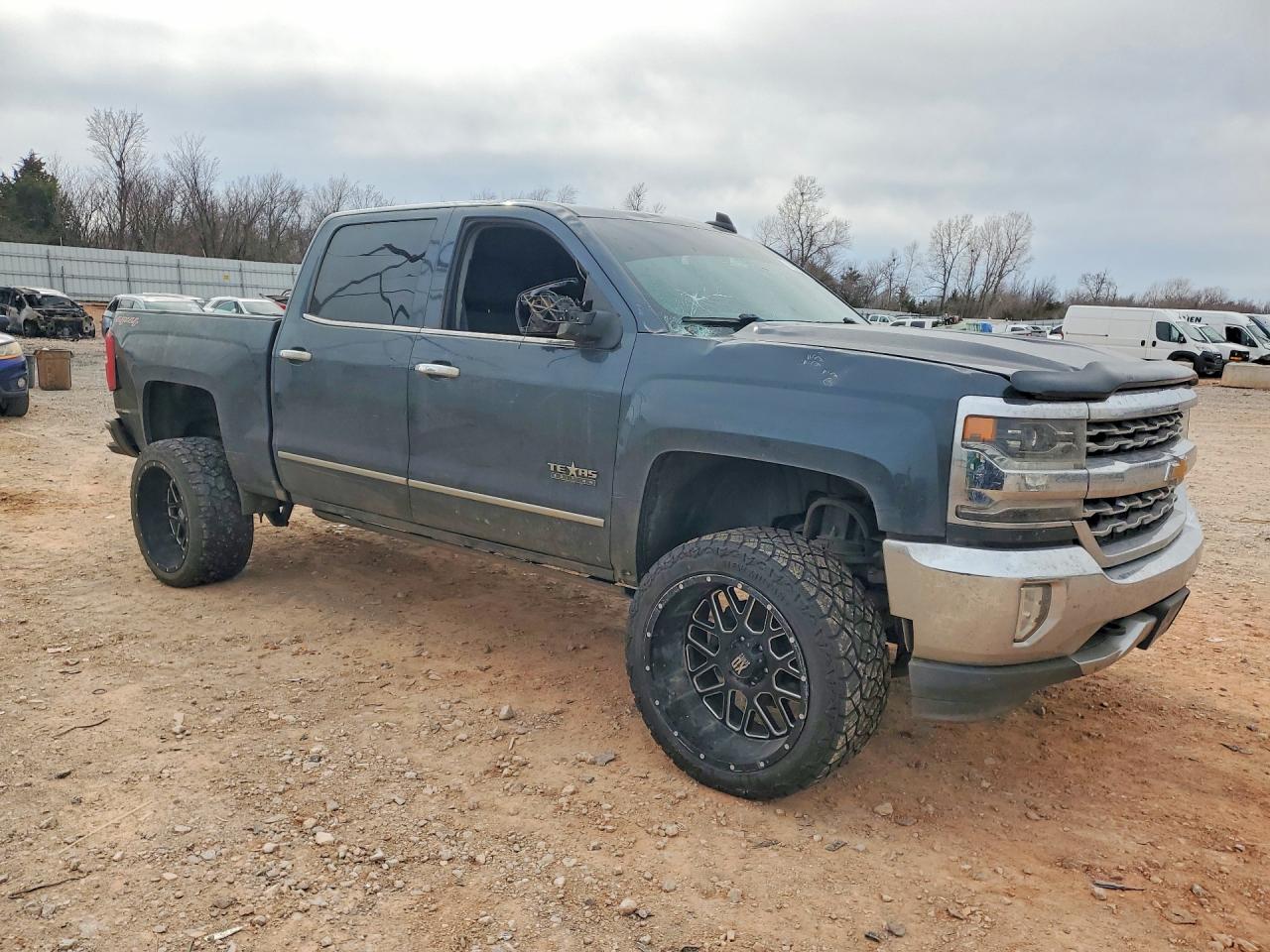 2017 CHEVROLET SILVERADO K1500 LTZ photo 4