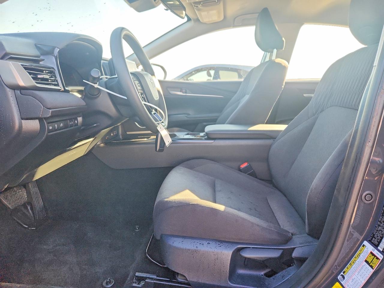 2025 TOYOTA CAMRY LE photo 7