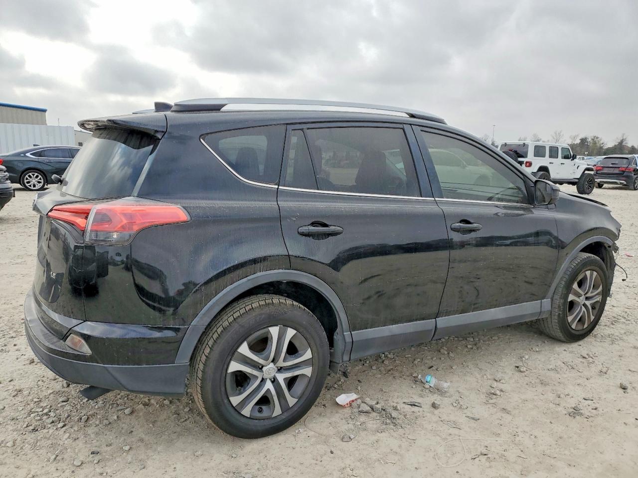 2016 TOYOTA RAV4 LE photo 7