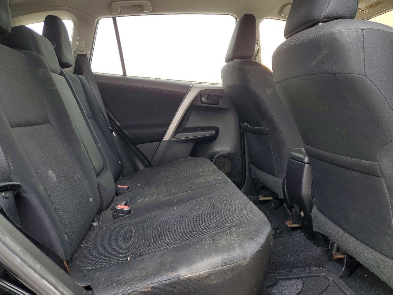 2016 TOYOTA RAV4 LE photo 31