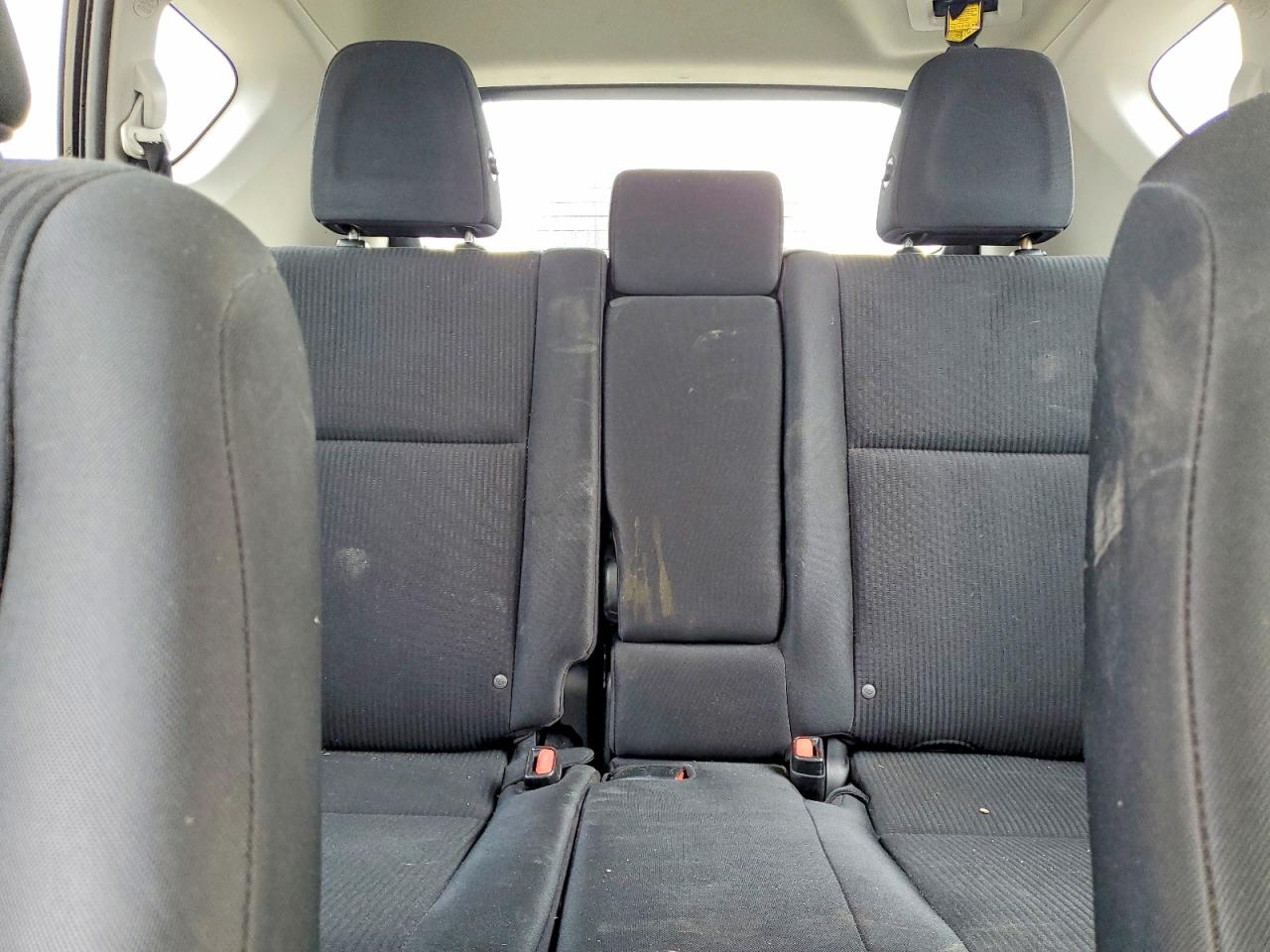 2016 TOYOTA RAV4 LE photo 28