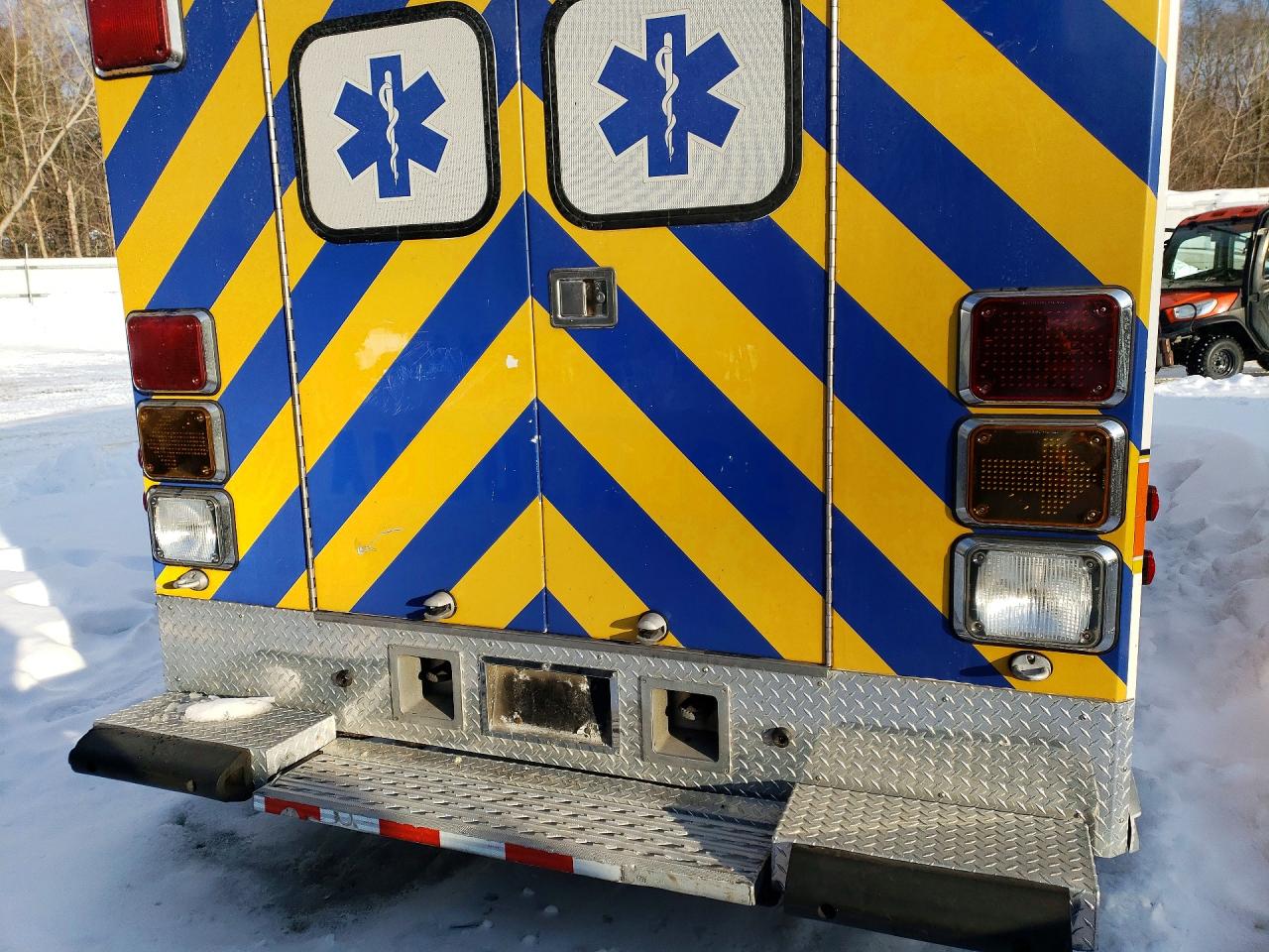 2015 FORD F350 SUPER DUTY AMBULANCE photo 6