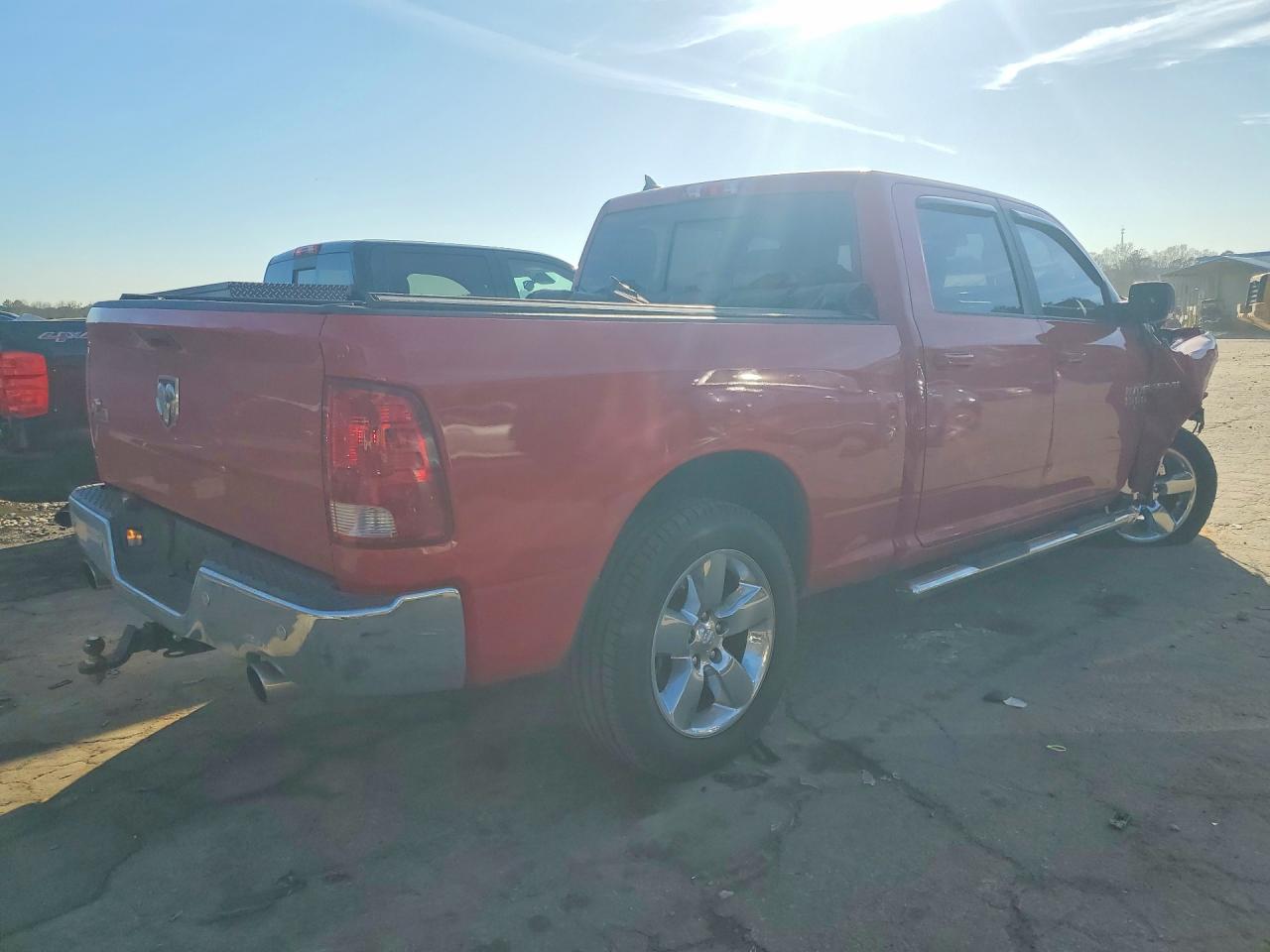 2019 RAM 1500 CLASSIC SLT photo 3