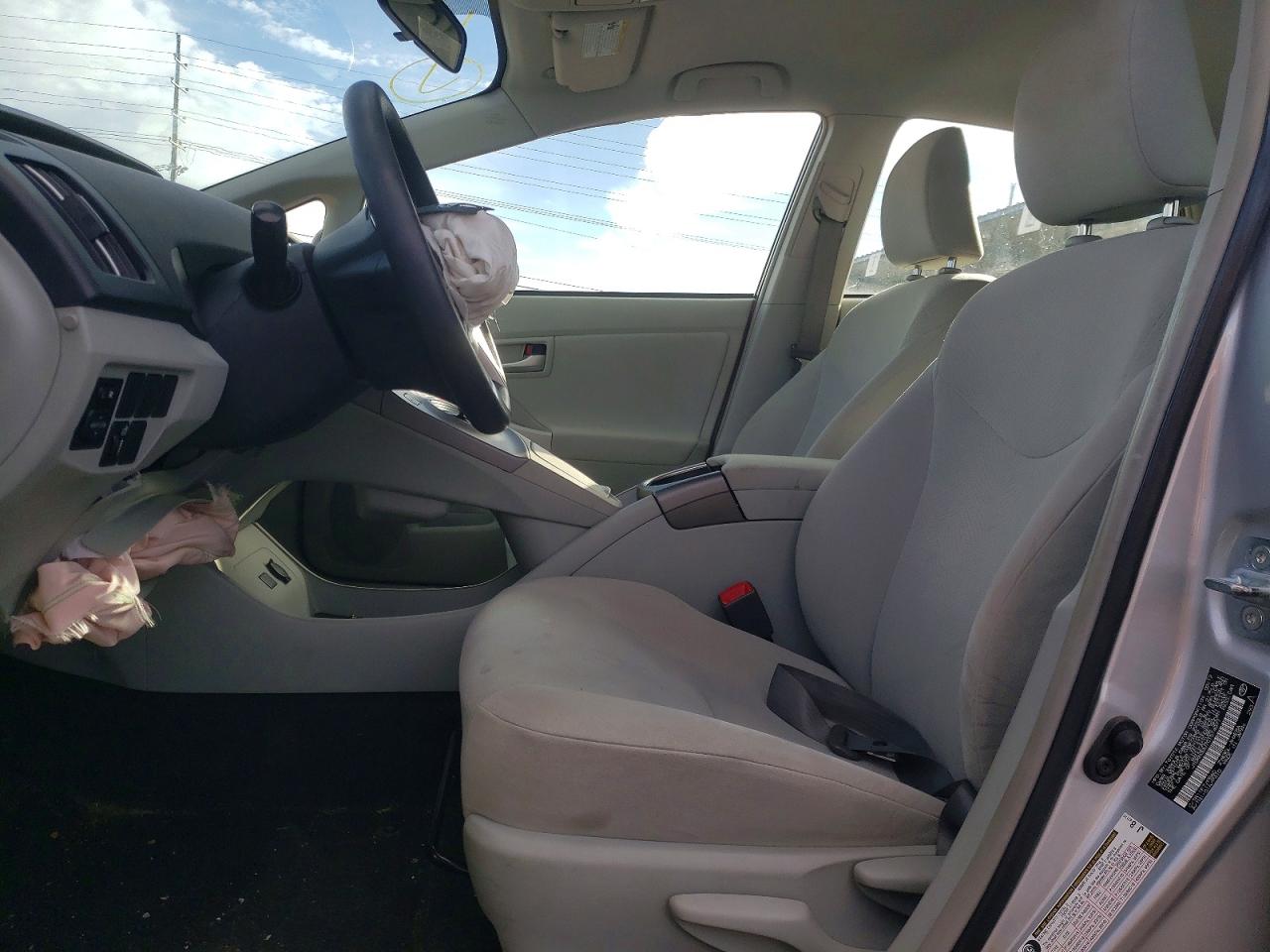 2012 TOYOTA PRIUS photo 13