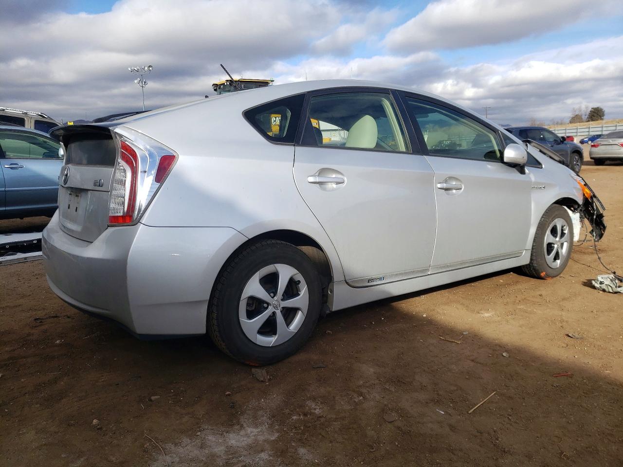 2012 TOYOTA PRIUS photo 5