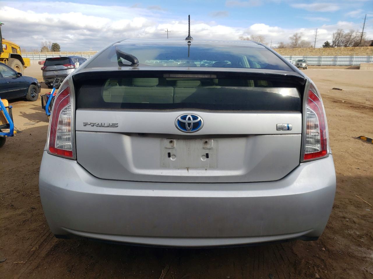 2012 TOYOTA PRIUS photo 11