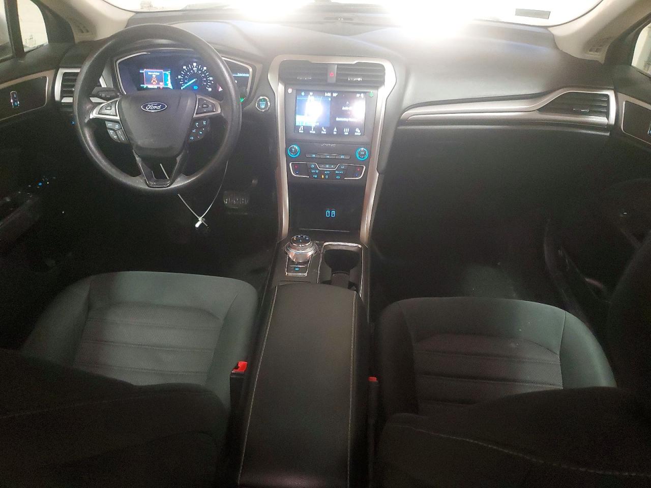 2019 FORD FUSION SE photo 8