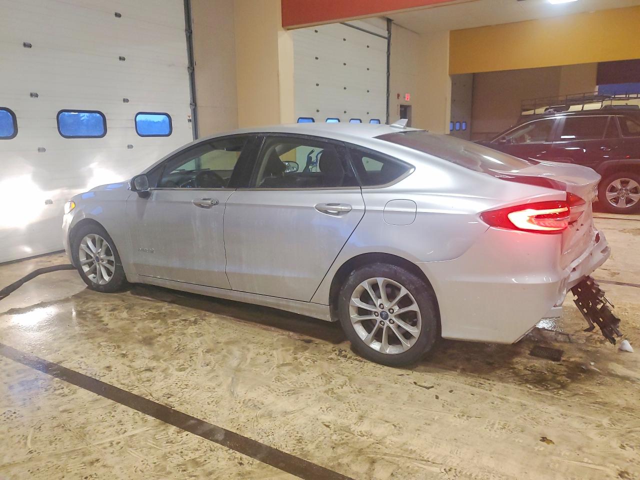 2019 FORD FUSION SE photo 2