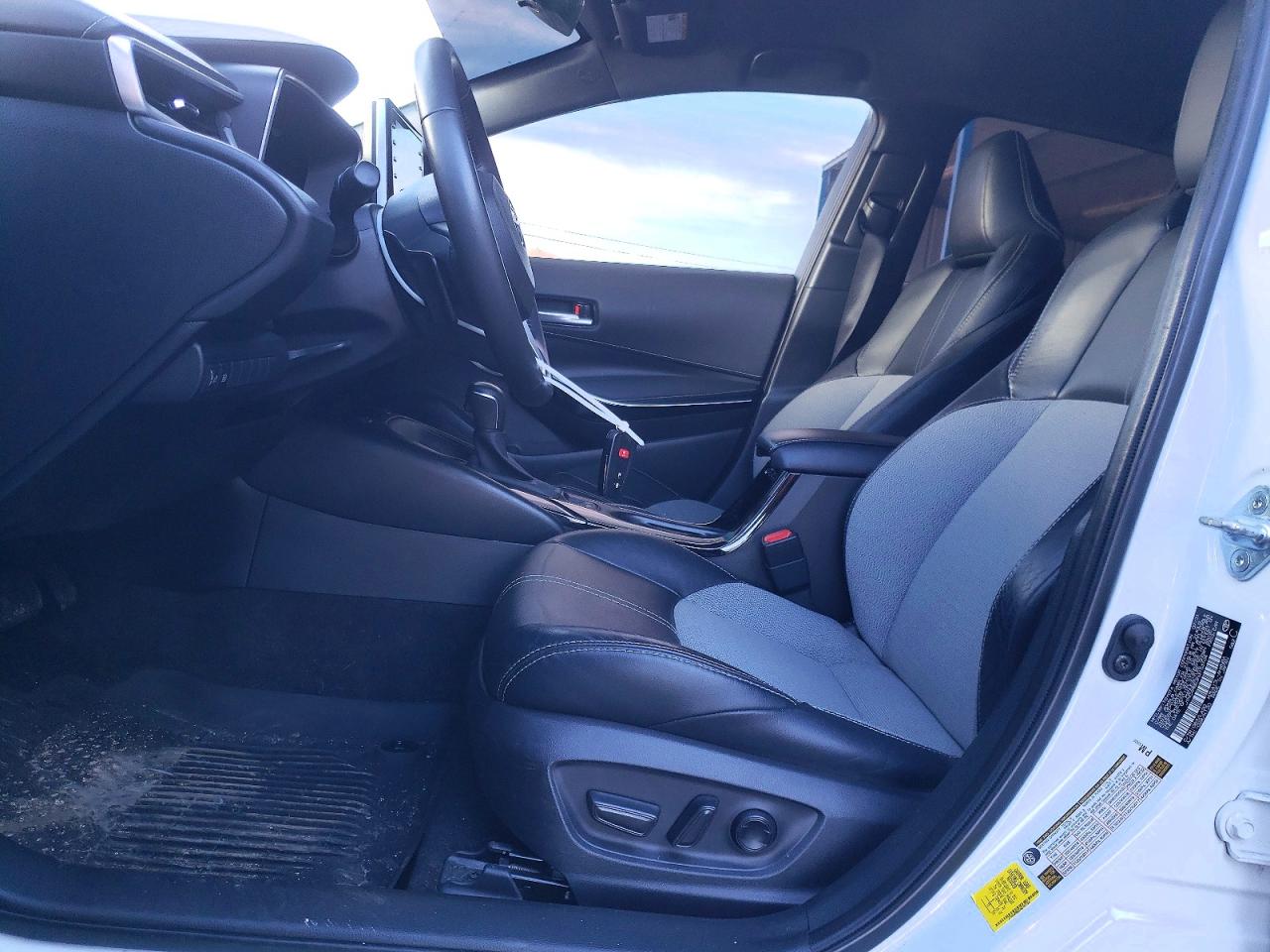 2022 TOYOTA COROLLA XSE photo 13