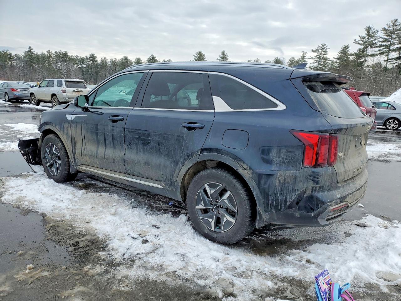 2022 KIA SORENTO S photo 2