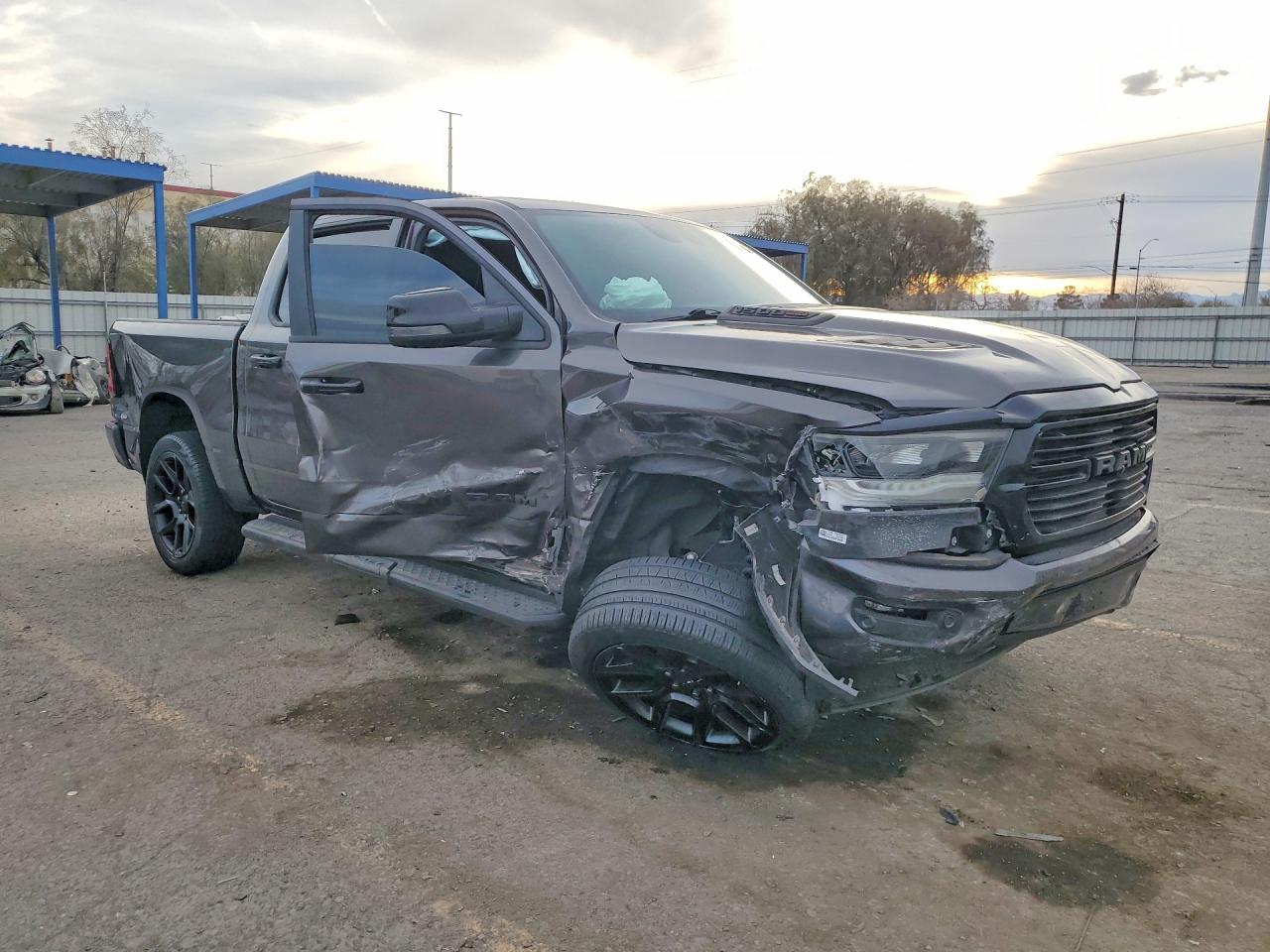 2023 RAM 1500 LARAMIE photo 10
