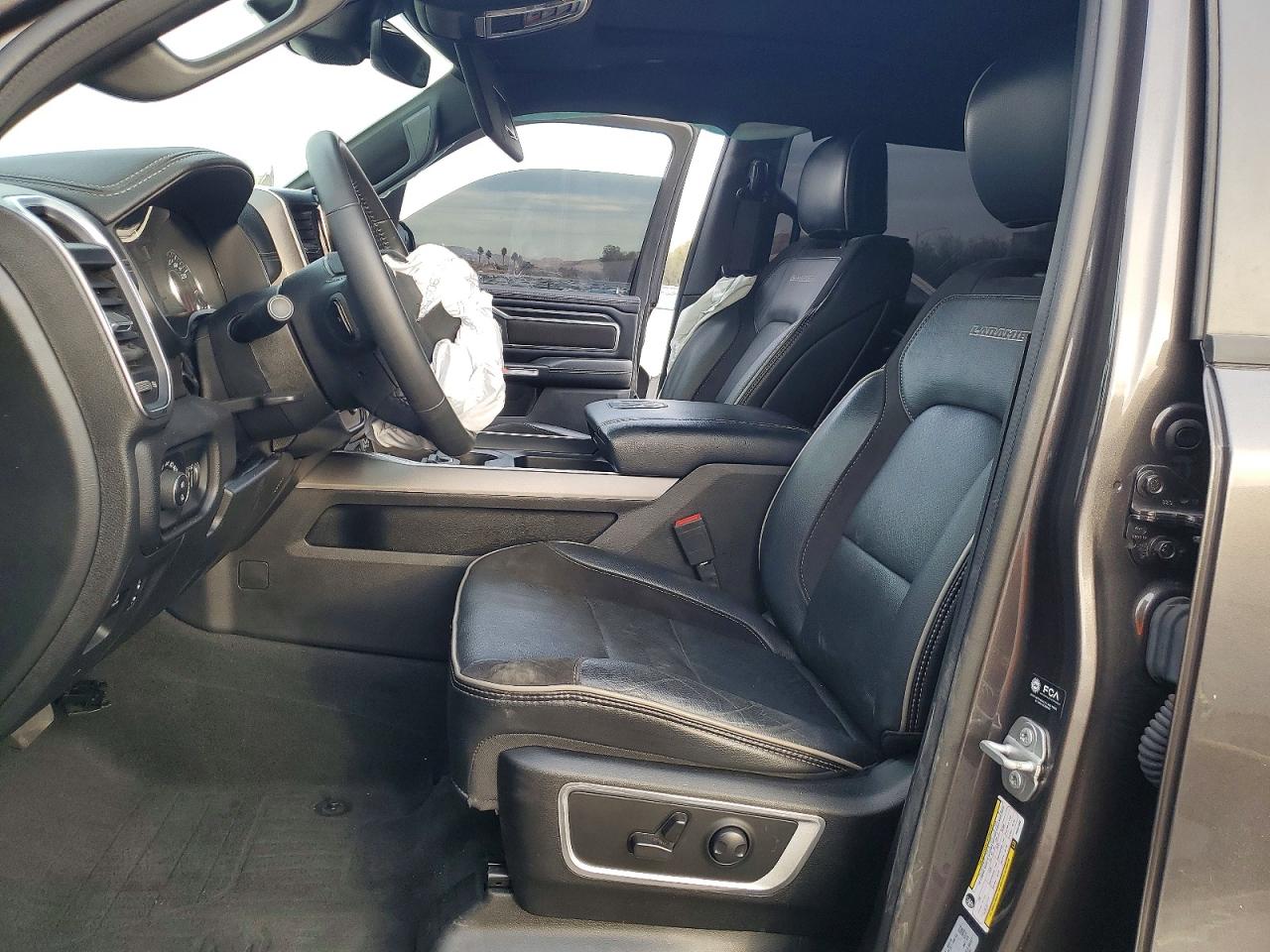 2023 RAM 1500 LARAMIE photo 19