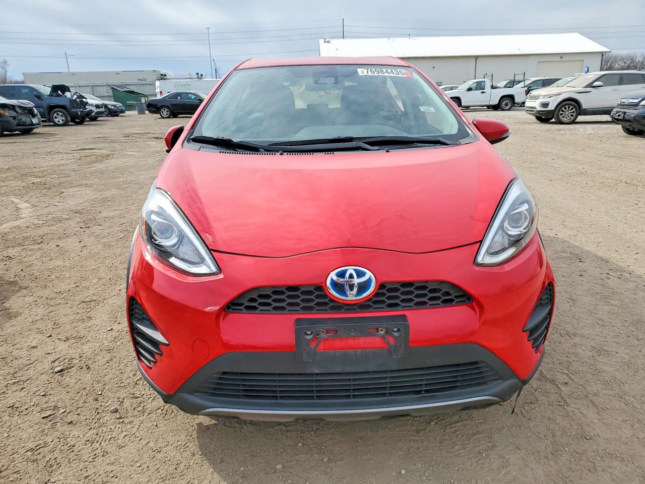 2018 TOYOTA PRIUS C photo 9