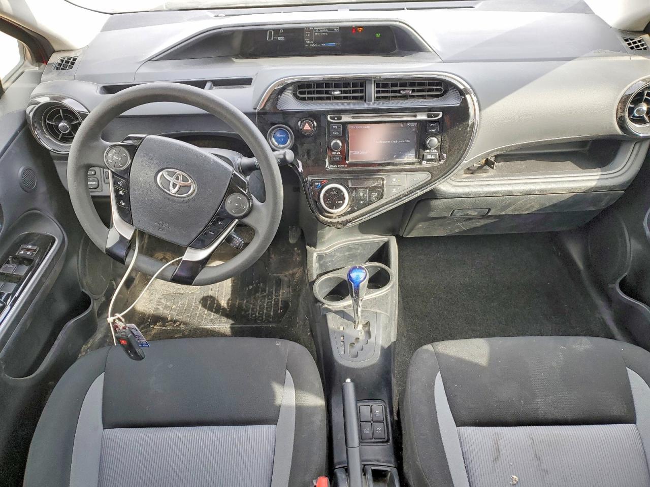 2018 TOYOTA PRIUS C photo 15
