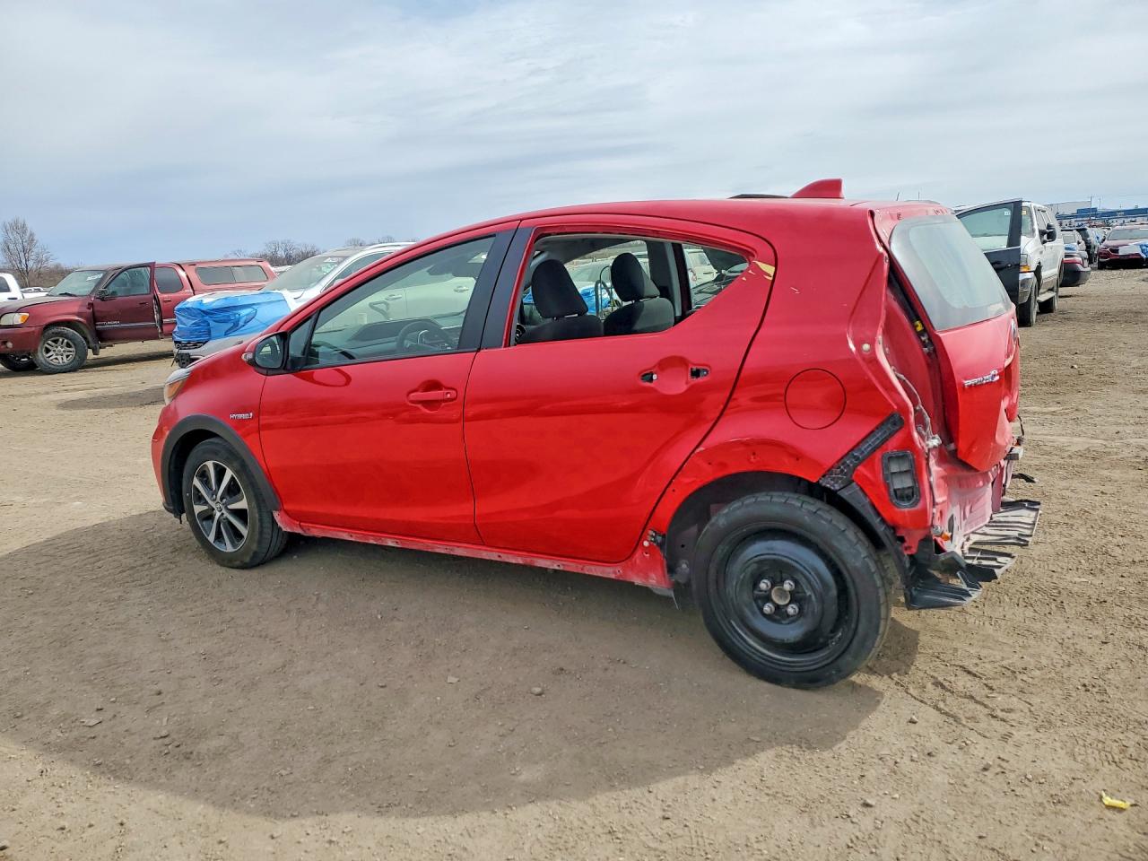 2018 TOYOTA PRIUS C photo 3