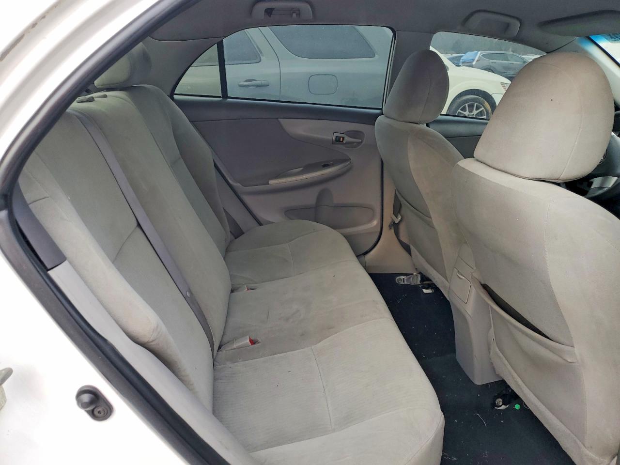 2010 TOYOTA COROLLA BASE photo 19