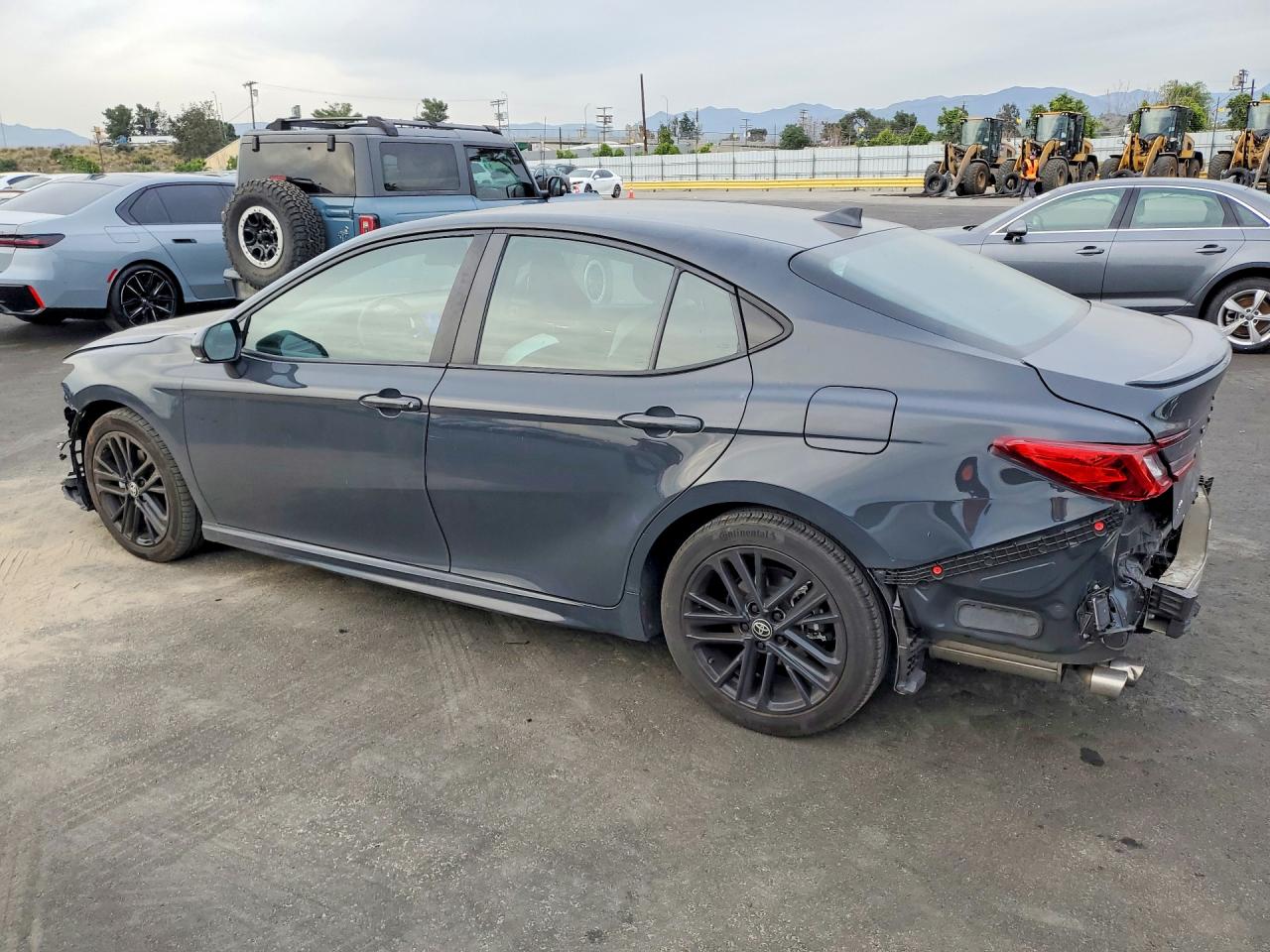2025 TOYOTA CAMRY SE photo 3