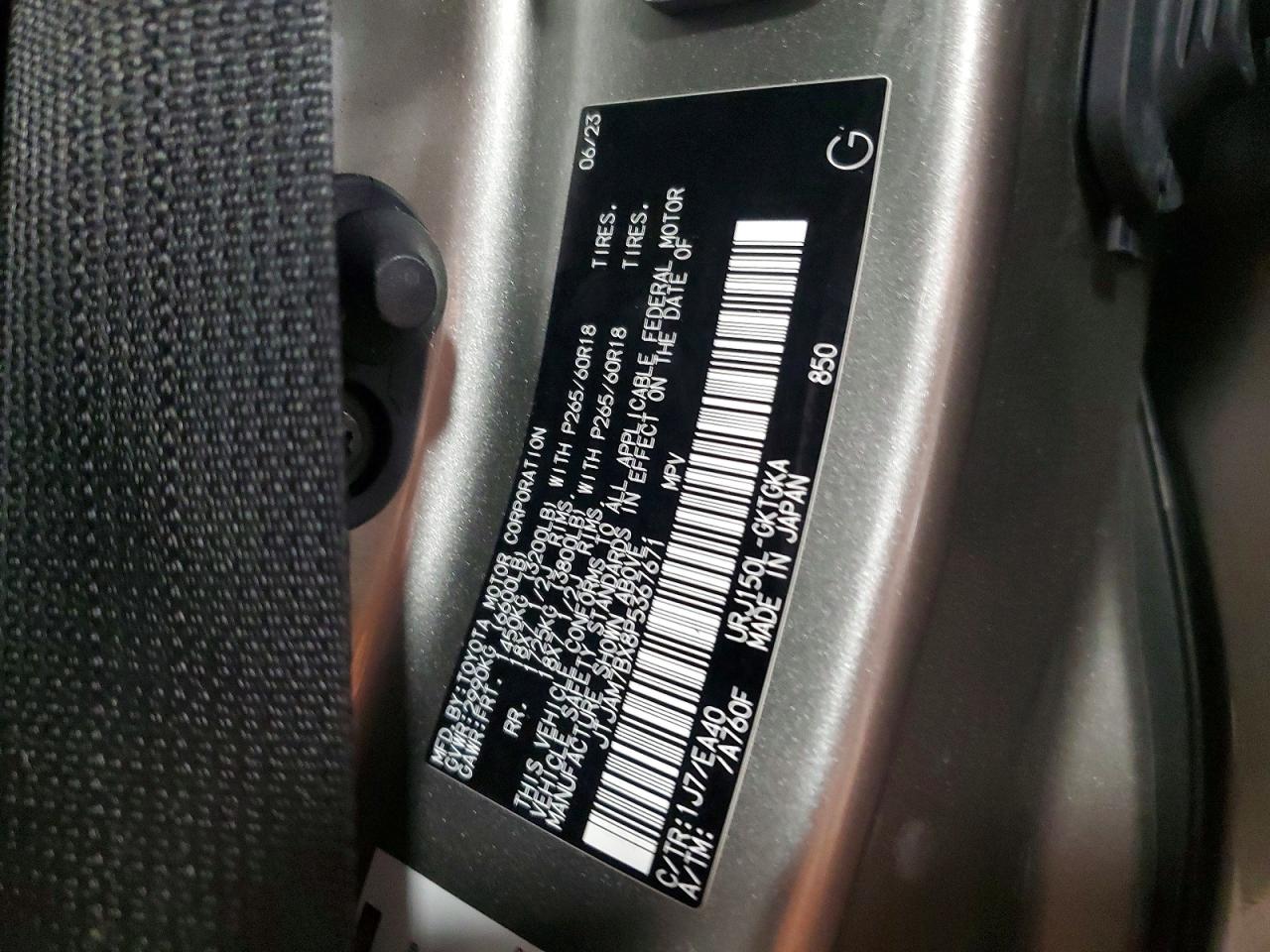 2023 LEXUS GX photo 36