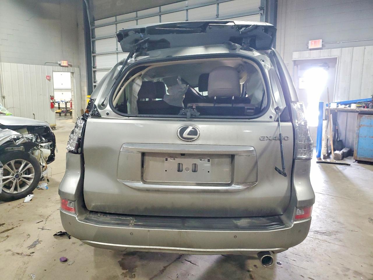 2023 LEXUS GX photo 16