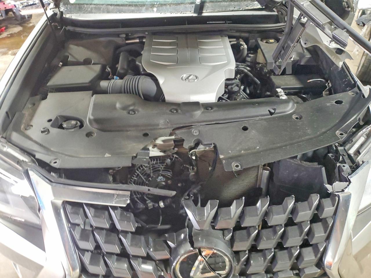 2023 LEXUS GX photo 33