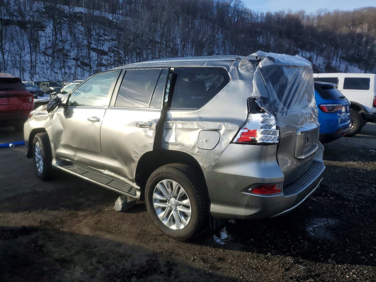 2023 LEXUS GX photo 5