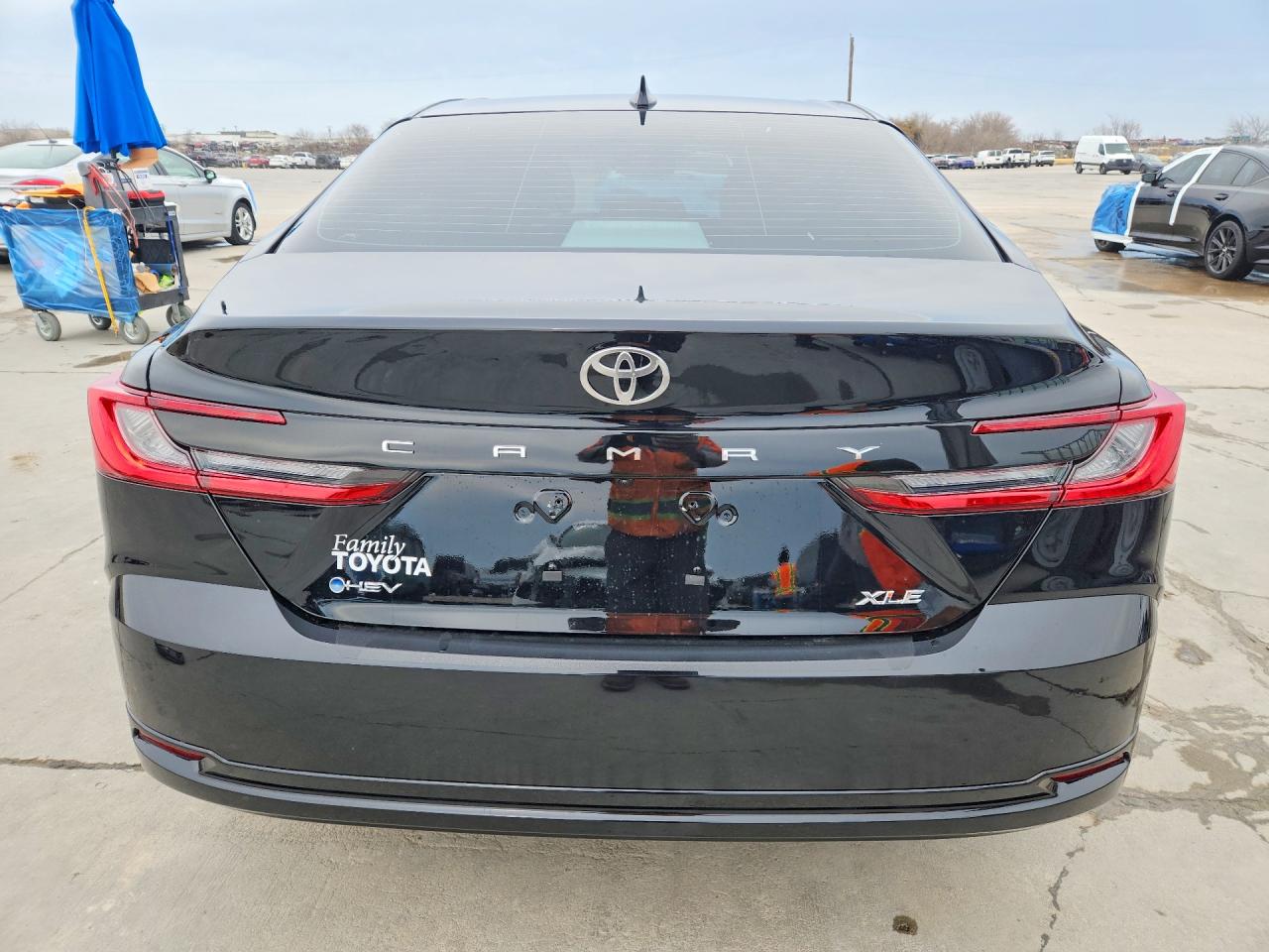 2026 TOYOTA CAMRY XLE photo 6