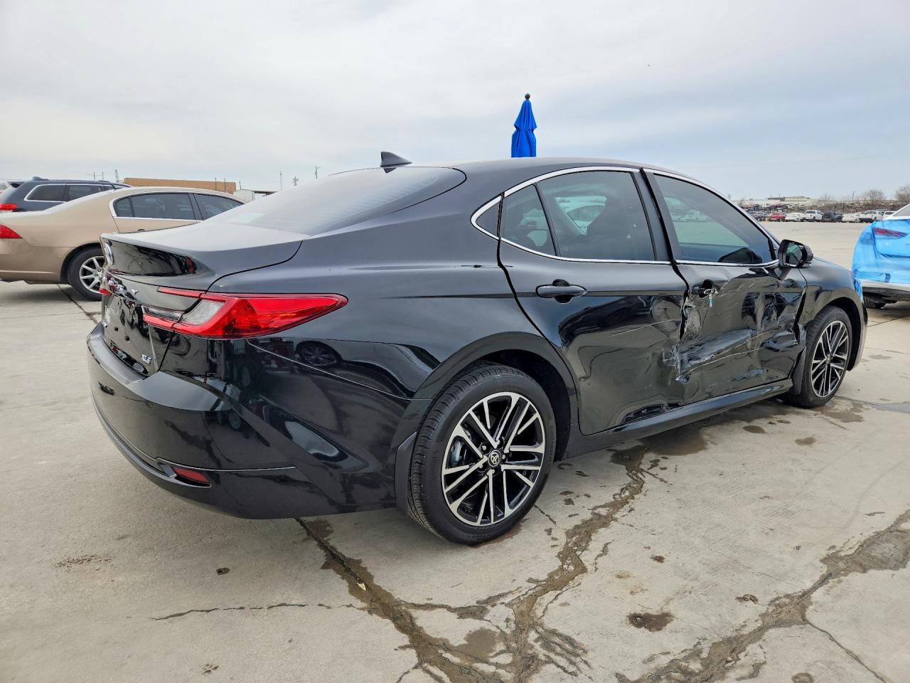 2026 TOYOTA CAMRY XLE photo 3