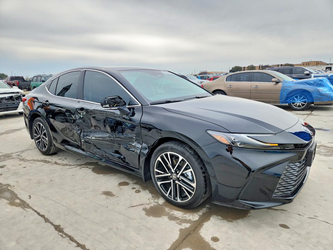 2026 TOYOTA CAMRY XLE photo 4