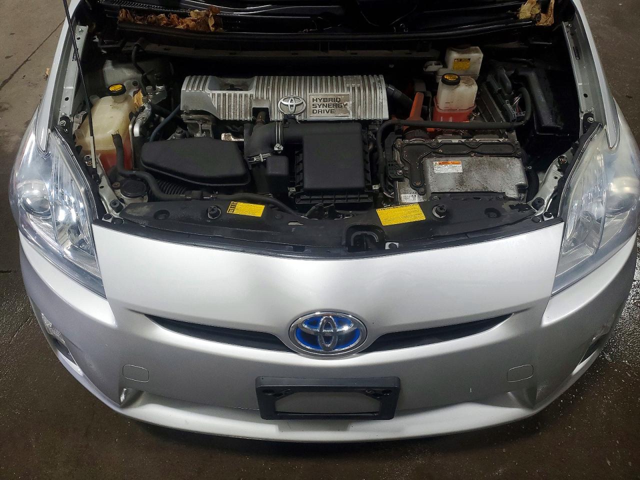 2011 TOYOTA PRIUS TWO photo 31