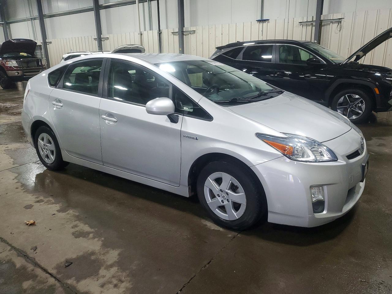 2011 TOYOTA PRIUS TWO photo 10