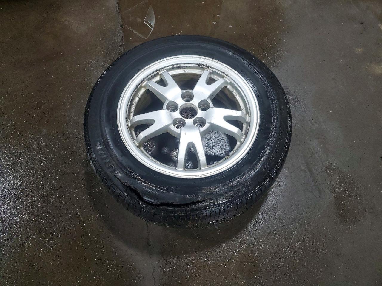 2011 TOYOTA PRIUS TWO photo 34