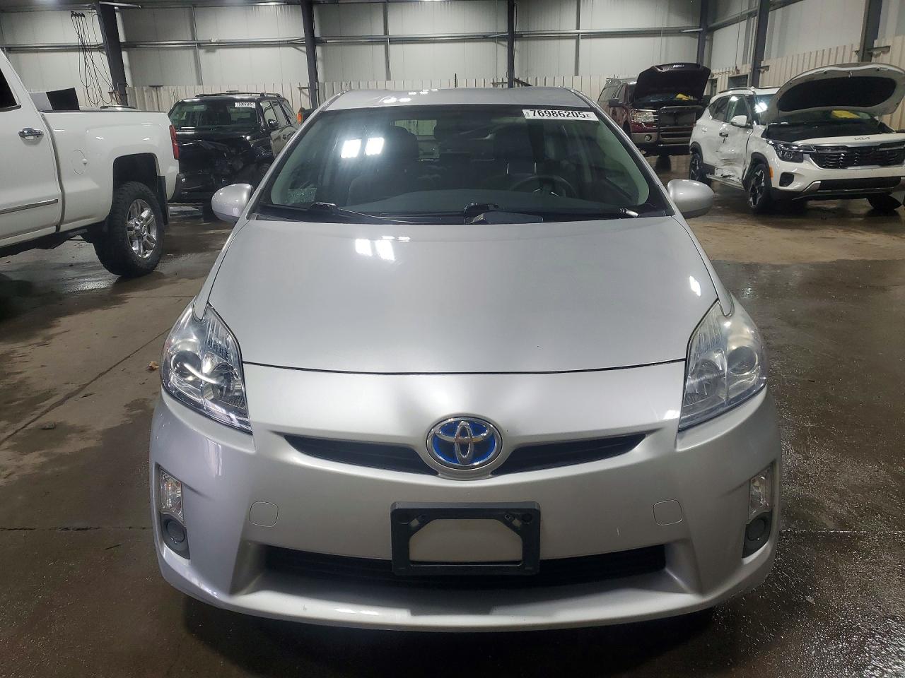 2011 TOYOTA PRIUS TWO photo 13