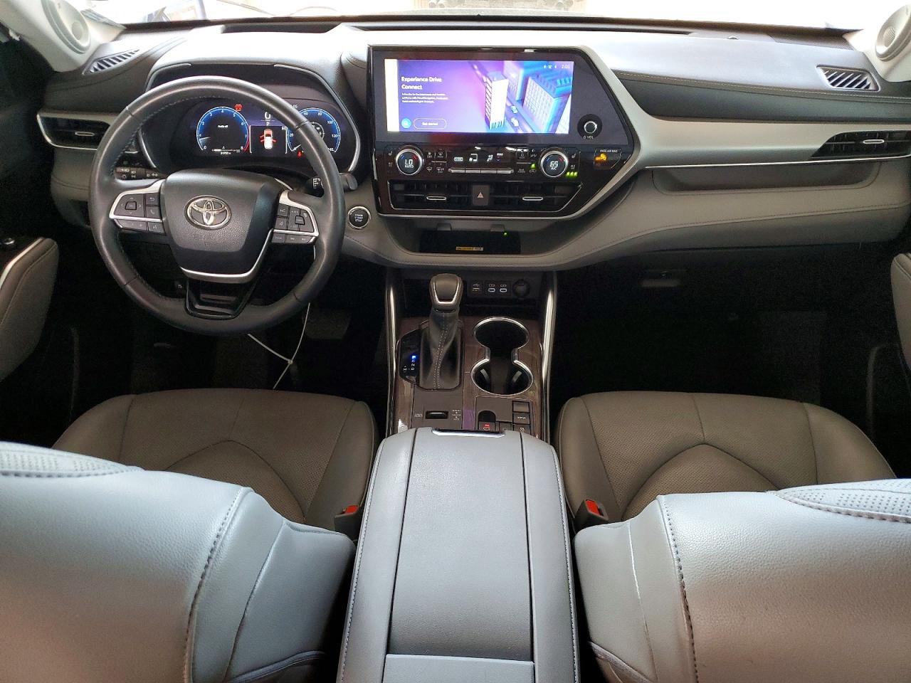 2023 TOYOTA HIGHLANDER PLATINUM photo 8