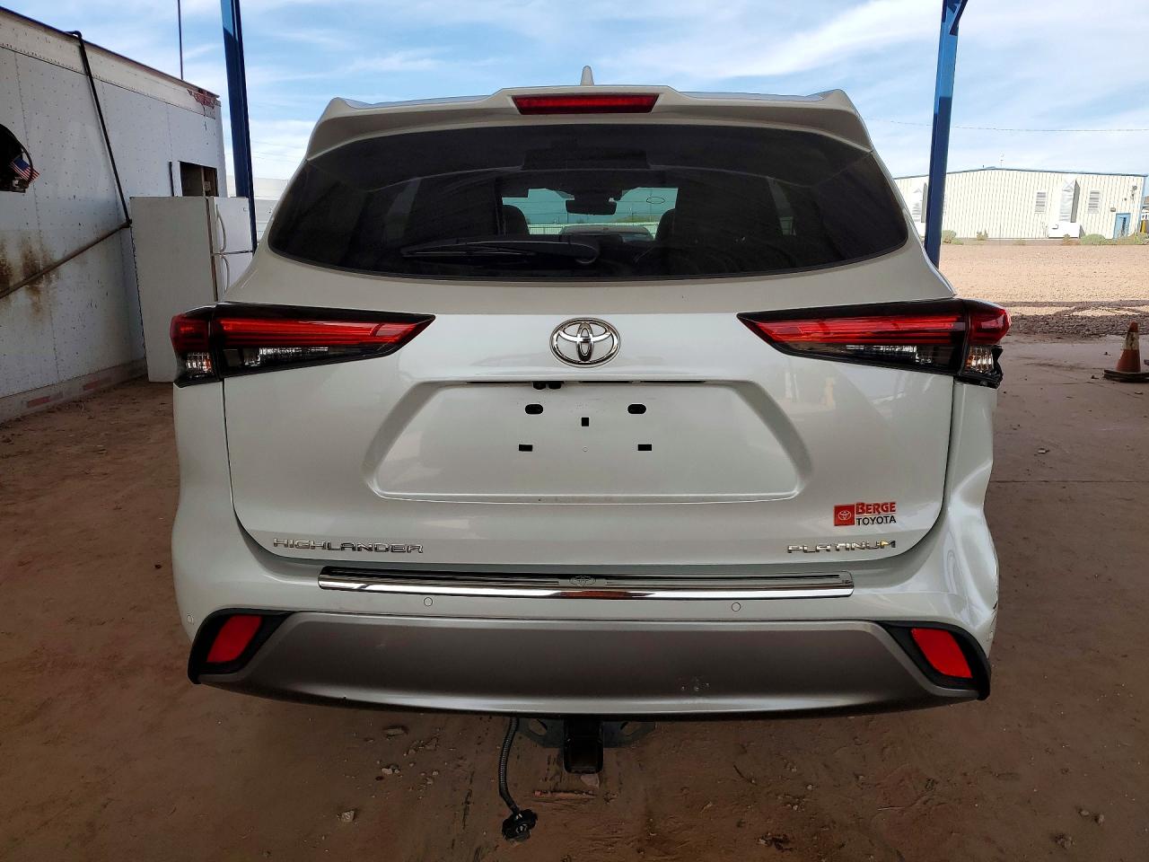 2023 TOYOTA HIGHLANDER PLATINUM photo 6