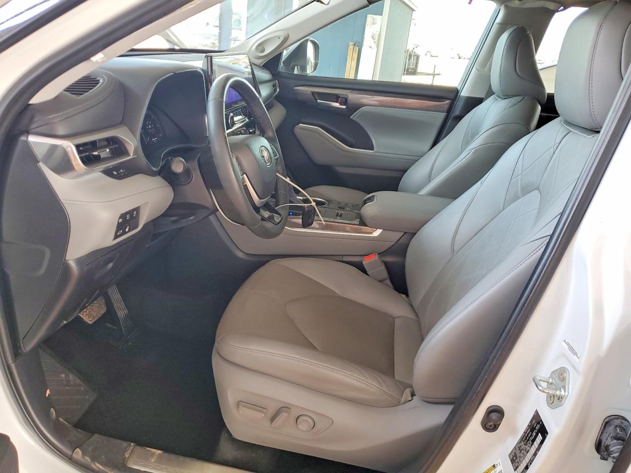 2023 TOYOTA HIGHLANDER PLATINUM photo 7