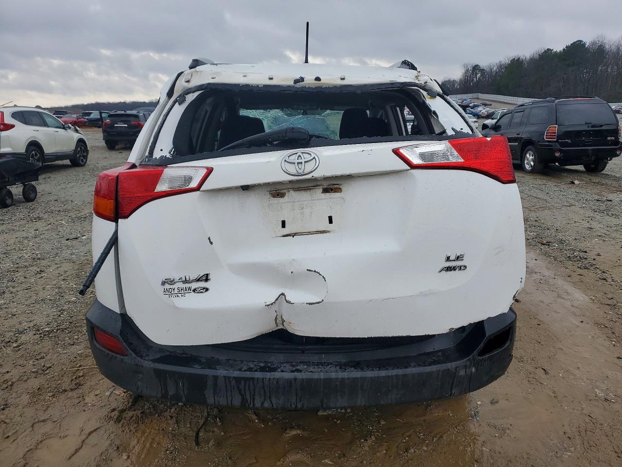 2015 TOYOTA RAV4 LE photo 16