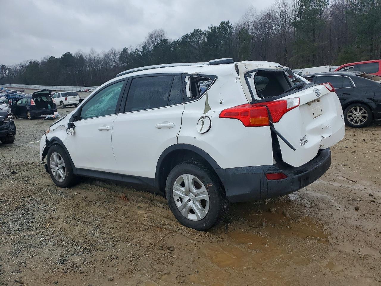 2015 TOYOTA RAV4 LE photo 4