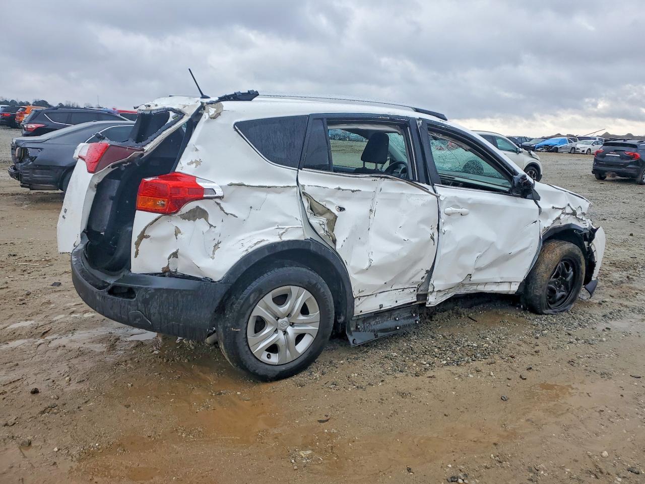 2015 TOYOTA RAV4 LE photo 7