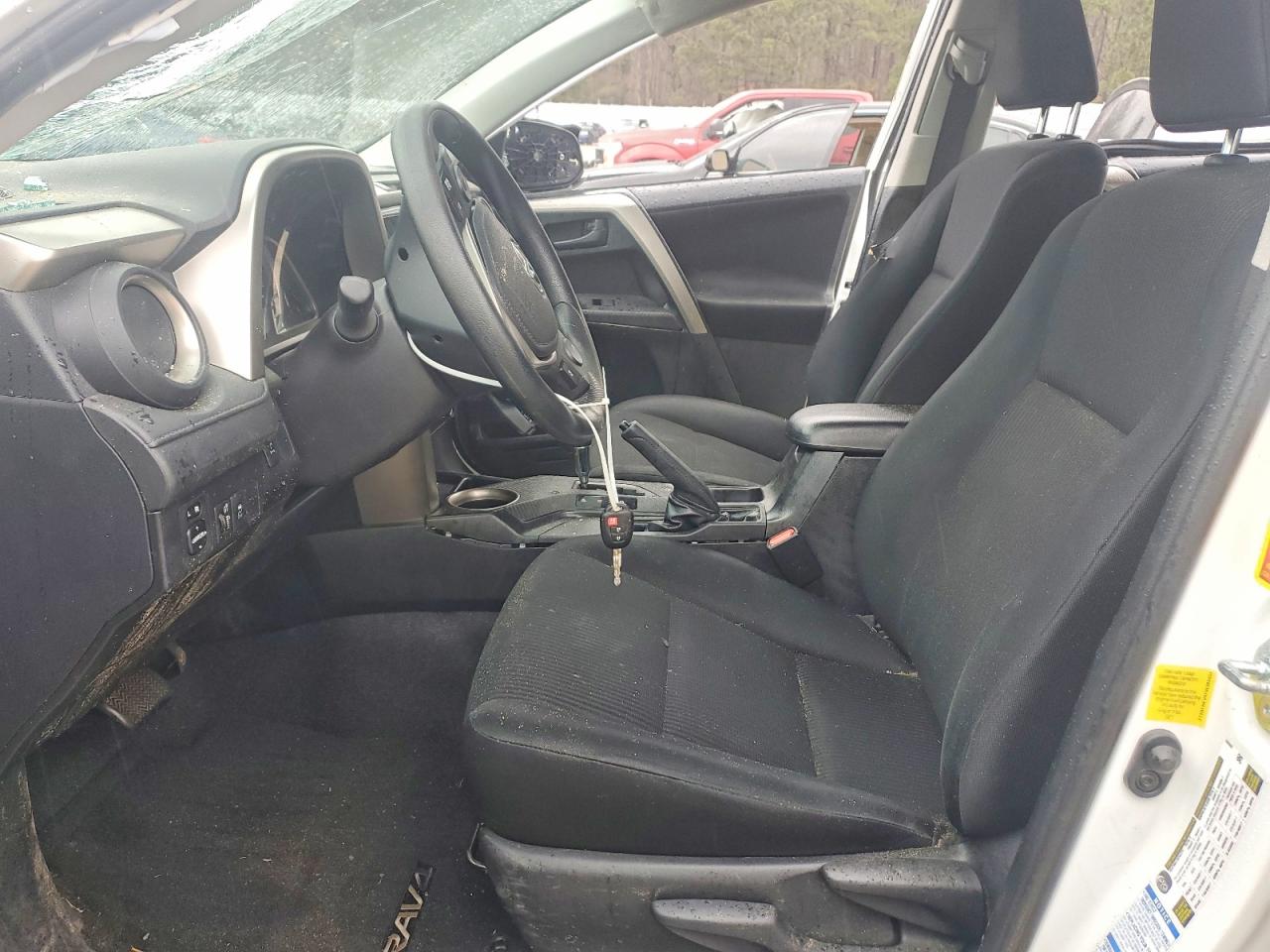 2015 TOYOTA RAV4 LE photo 19