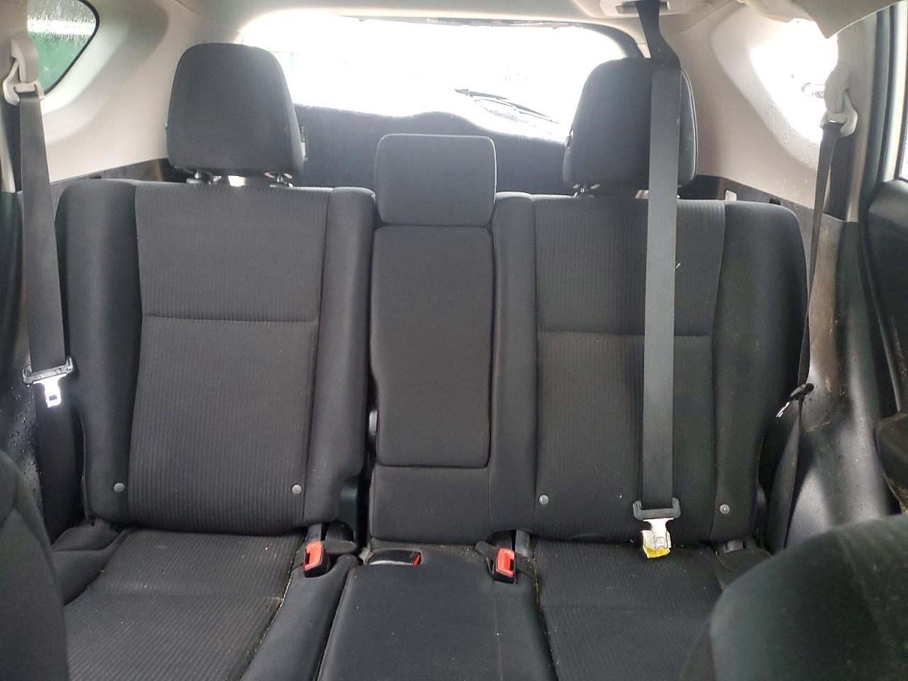 2015 TOYOTA RAV4 LE photo 28