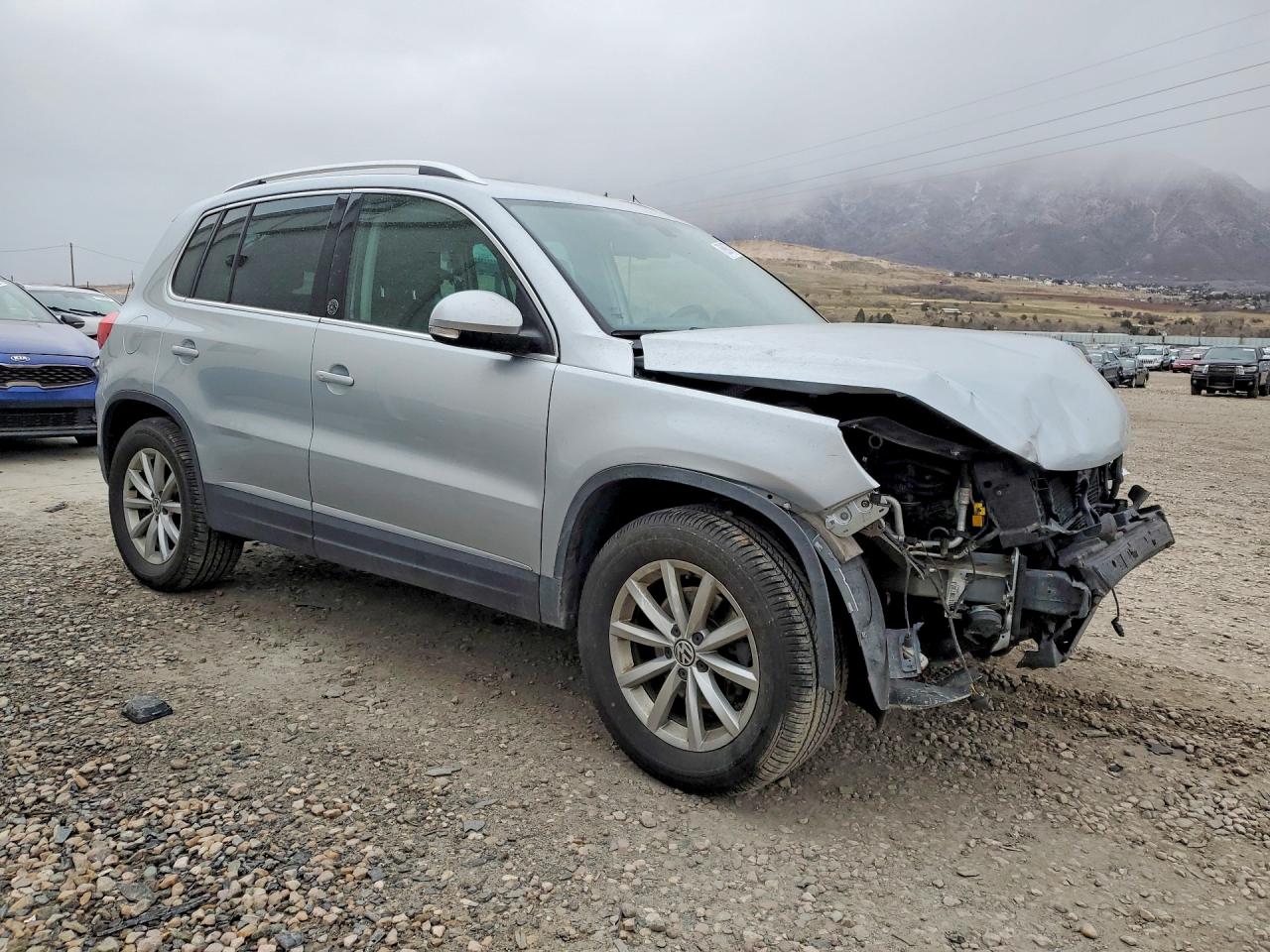2017 VOLKSWAGEN TIGUAN photo 7