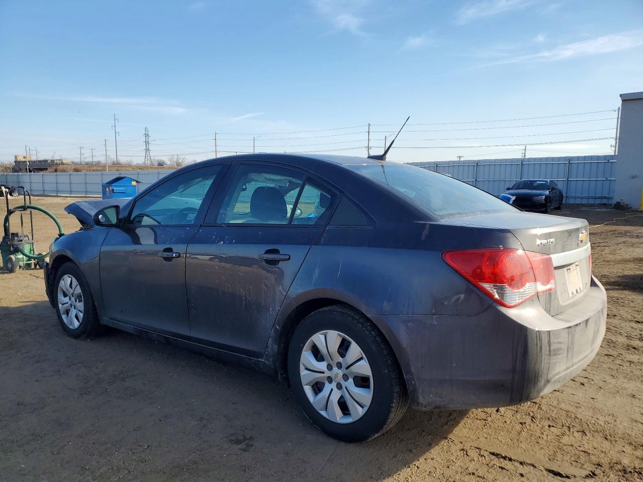 2014 CHEVROLET CRUZE LS photo 2