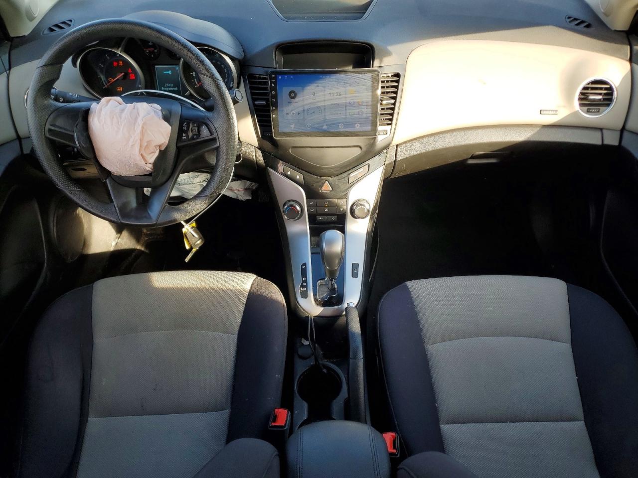 2014 CHEVROLET CRUZE LS photo 8