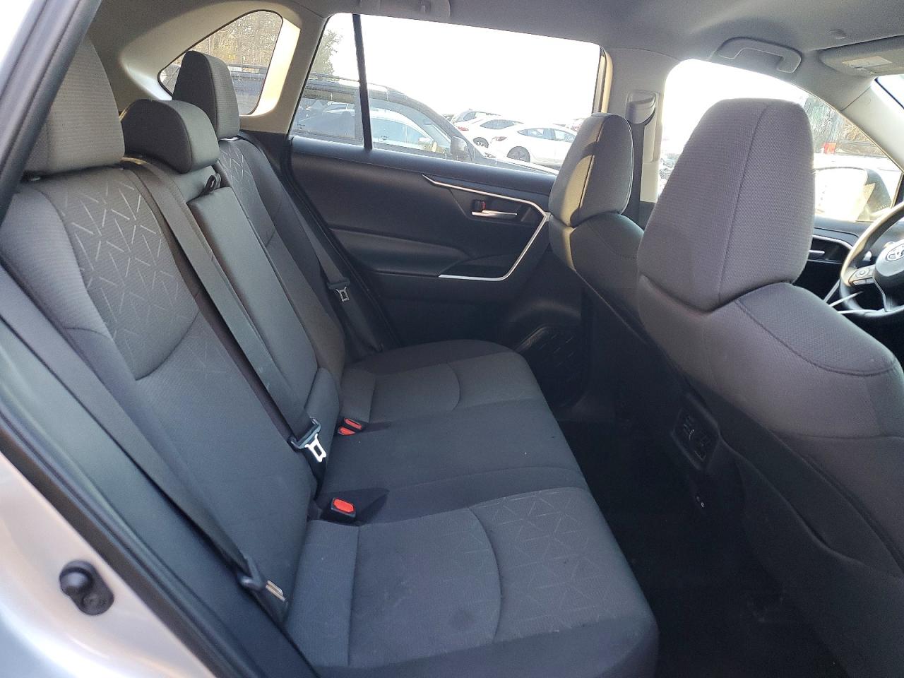 2024 TOYOTA RAV4 XLE photo 11