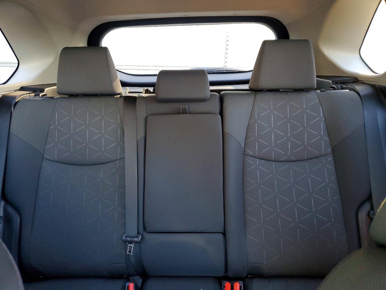 2024 TOYOTA RAV4 XLE photo 10