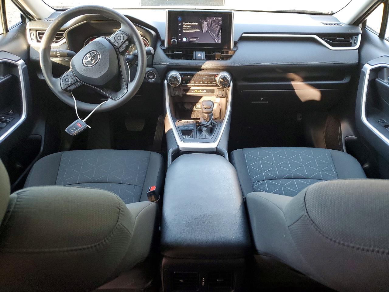 2024 TOYOTA RAV4 XLE photo 8