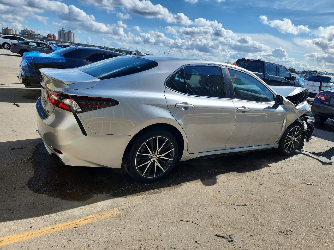 2022 TOYOTA CAMRY SE photo 5
